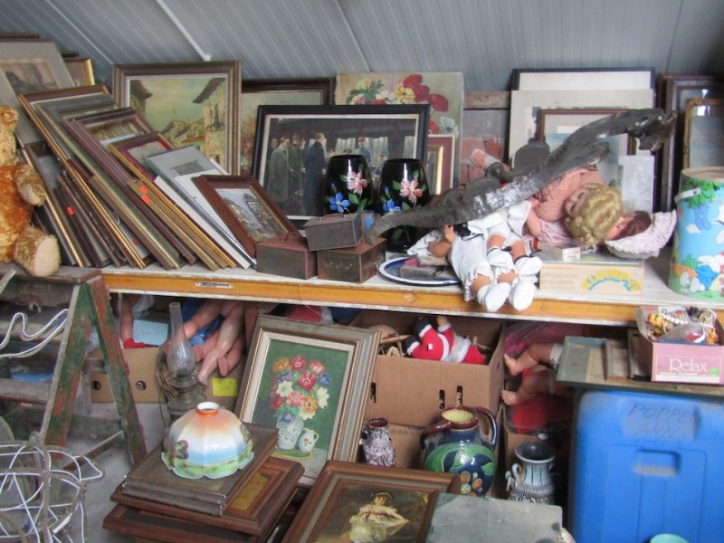 leegmaken garages te Hamme