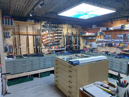 Nieuwe winkel voor Bushcraft & Wapenhandel Delo