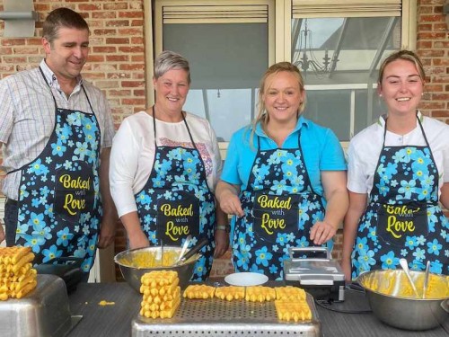 Bleuk wafeltjes en cupcakes mee komen bakken voor het goede doel