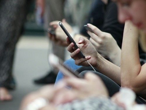 Smartphone, muis, tablet: betalen onze handen de prijs van het digitale tijdperk?