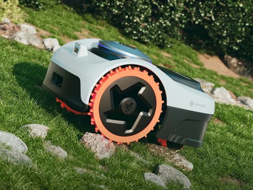 Een gazon dat zichzelf maait, zo win je je zomer terug