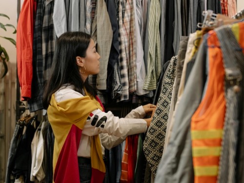 Tweedehands shoppen: 6 zaken die je niet per se nieuw hoeft te kopen