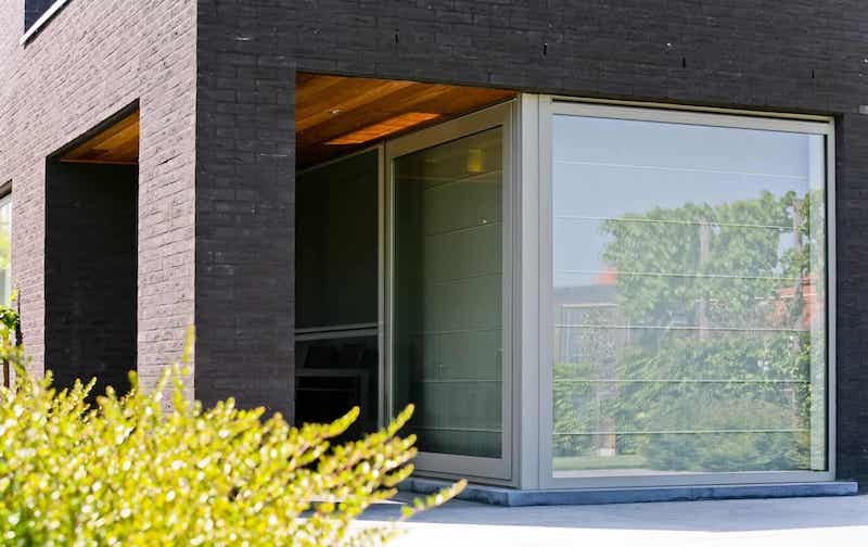 Wat zijn de voor- en nadelen van aluminium ramen en deuren?