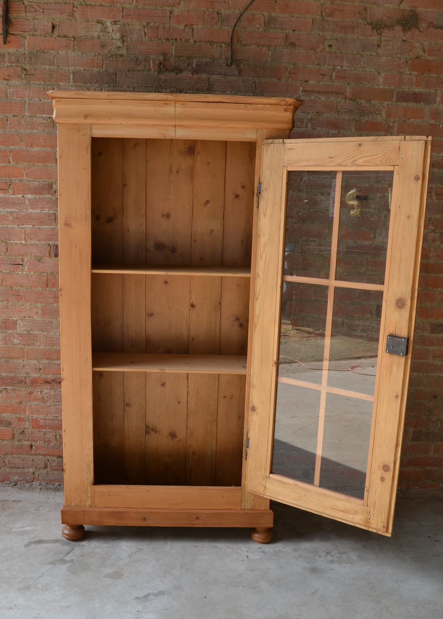 Vitrine kast 'antiek'