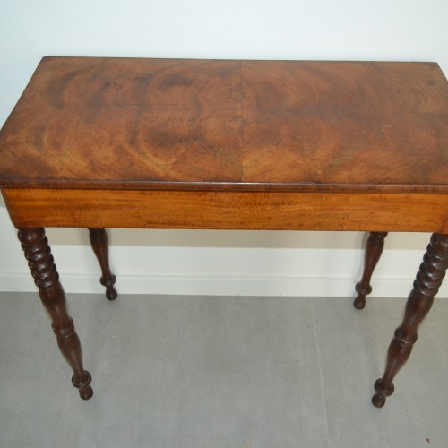 Bijzettafel