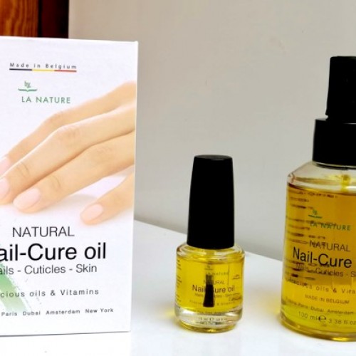 klein formaat :   nail cure oil ( by la nature ) 